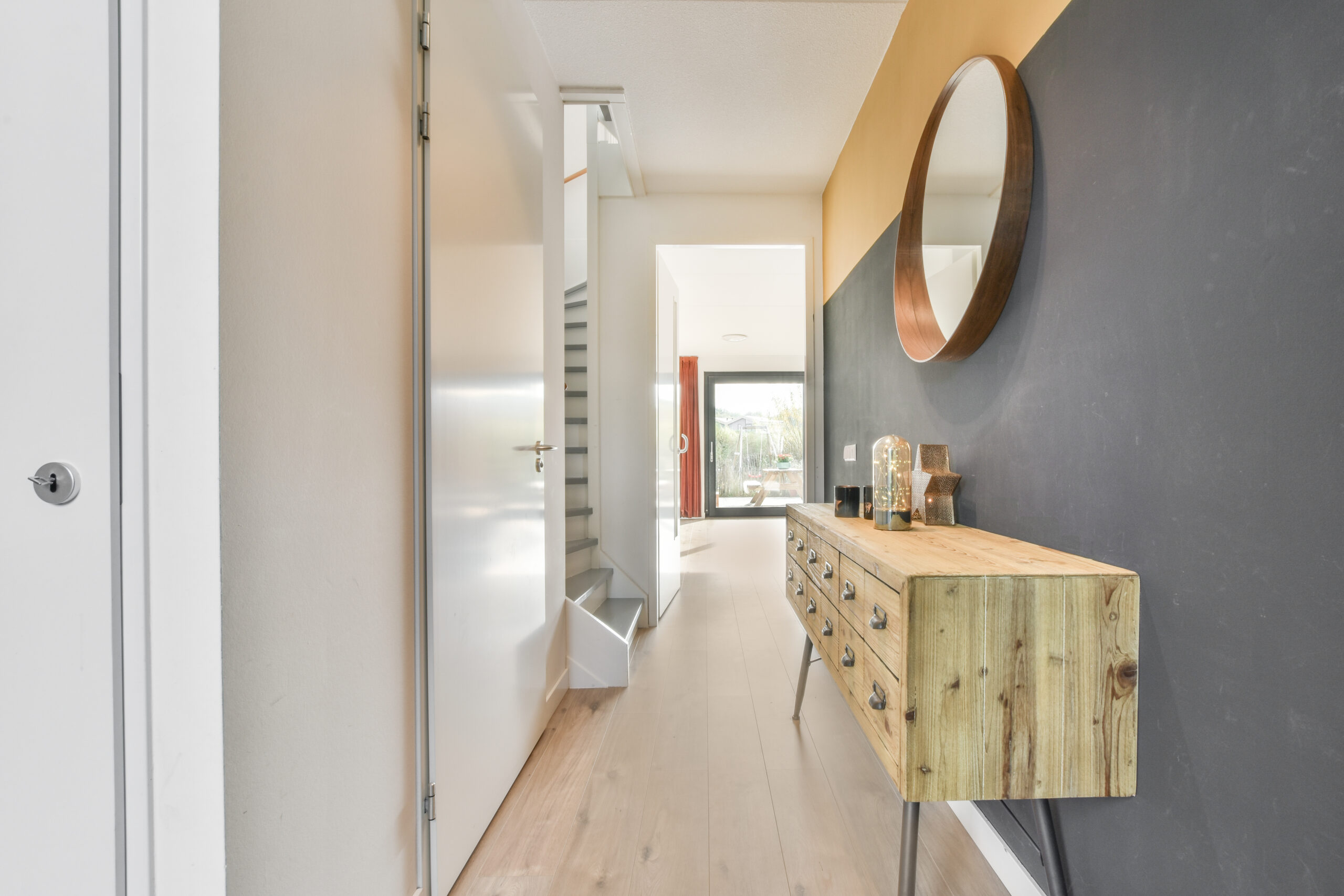 modern-hallway-interior-design